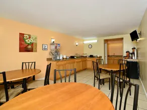 Americas Best Value Inn - Image 4