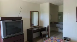 Luxury Inn - Image 4