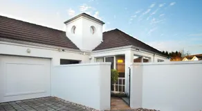 Brighton House - Image 2