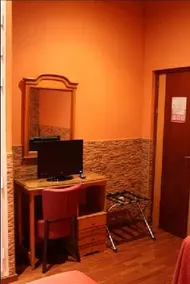 Hostal Paris - Image 3