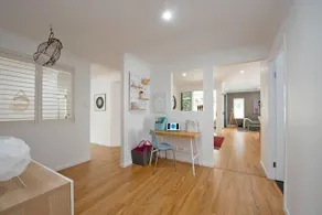Byronish - Image 3