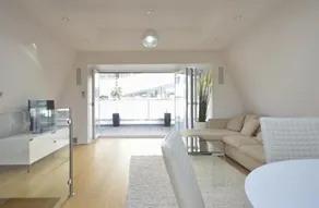 Uber Theatre Land Penthouse - Image 2