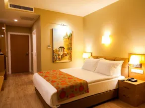 Grand Plaza Hotel - Image 5