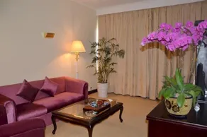 Greenery Hotel - Image 4