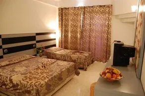 Daphne Club Skanes Beach - Image 2