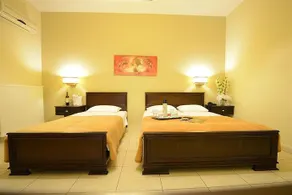 Central Hotel - Image 5
