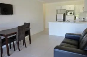 Brisbane Valley Tavern Apartments - Image 4
