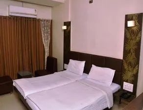Hotel Raj - Image 2