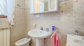 EVA house with apartment - Image 3