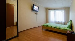 VIP Apartment on 14 Vidradnyi Avenue - Image 4