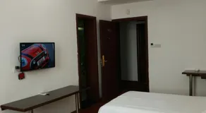Shanghai Junhang Holiday Hotel - Image 3