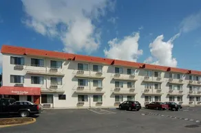 I-5 Inn - Image 2