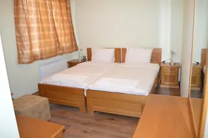 De Yan Guest House - Image 3