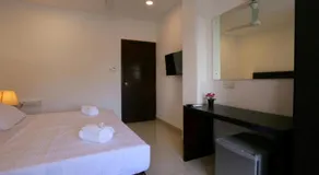 5 @ Rodney Place - Image 3