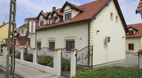 Família Apartmanház - Image 2