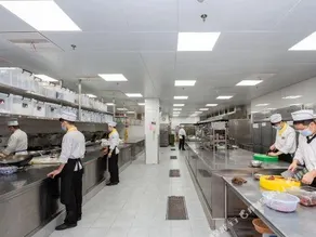 Jinling Lakeview Hotel - Image 4