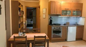 Mandula Villa Apartment - Image 3