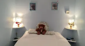 2 bedrooms apartment with free parking - Image 4