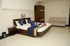 OYO Premium Swaroop Nagar - Image 5