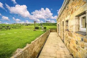 Trennal Barn - Image 1