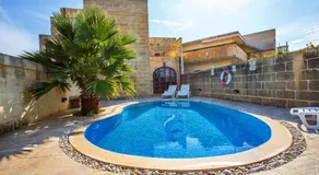 Il-Palma Holiday Farmhouse with Sunny Private Pool in Island of Gozo - Image 2