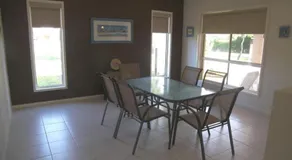 Modern Beachside 5 Bedrooms - Image 3
