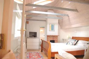 Unique Cottage Retreat - Image 5