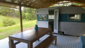 Vintage caravan/cottage in Byron Bay's hinterland - Image 2