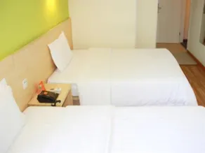 7 Days Premium Chongqing Longtou Temple North Railway Station Hotel - Image 5