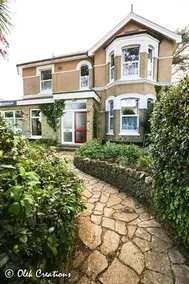 Mount House - Image 2