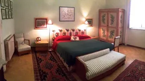HOME SUITE HOME - Image 5