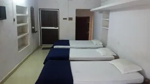 Shree Lodge - Image 4