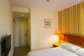 Home Inn Shenyang Zhongjie Metro Station Shuaifu - Image 2