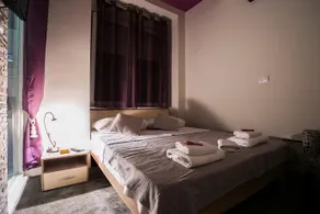 Guest House Purple - Image 5