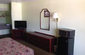 Executive Inn - Image 4