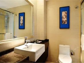 Champion Hotel - Image 5