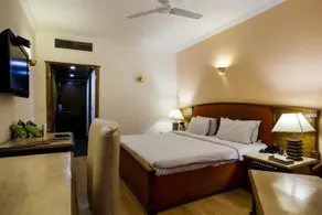 The Piccadilly Manali - Image 4