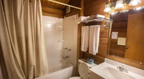 Lake Texoma Camping Resort Cabin 4 - Image 5