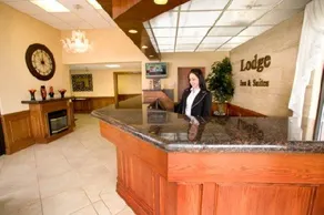 The Lodge Inn & Suites Near The Falls - Image 5