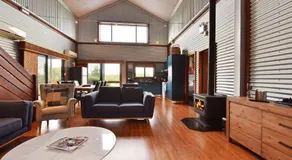 Kelman Cottage - tucked away with pool + native wildlife - Image 2