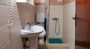 La Stella Apartments - Image 4