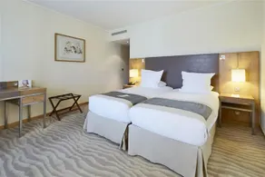 Golden Tulip Villa Massalia - Image 2