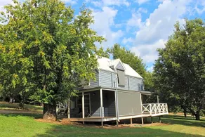 Abbys Cottages Bright - Image 2