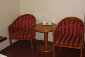 Happy Garden Hotel - Image 4