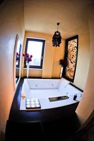 Marilyn Suite - Image 4