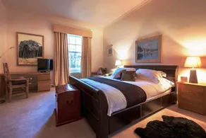 Tour House Bed & Breakfast - Image 2