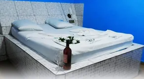 Casa Blanca Motel - Image 1