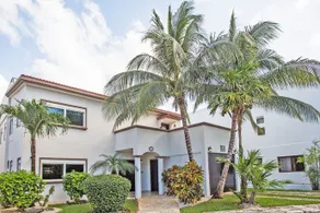 Izcalli Luxury Villa - Image 1