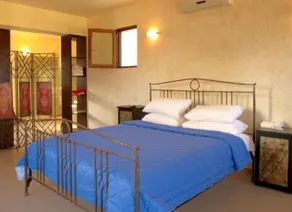 Kokkini Paparouna Villa - Image 2