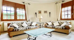 Villa Leonore Stunning 2bedroom Villa With Air-Conditioning & Private Swimming Pool - Image 4